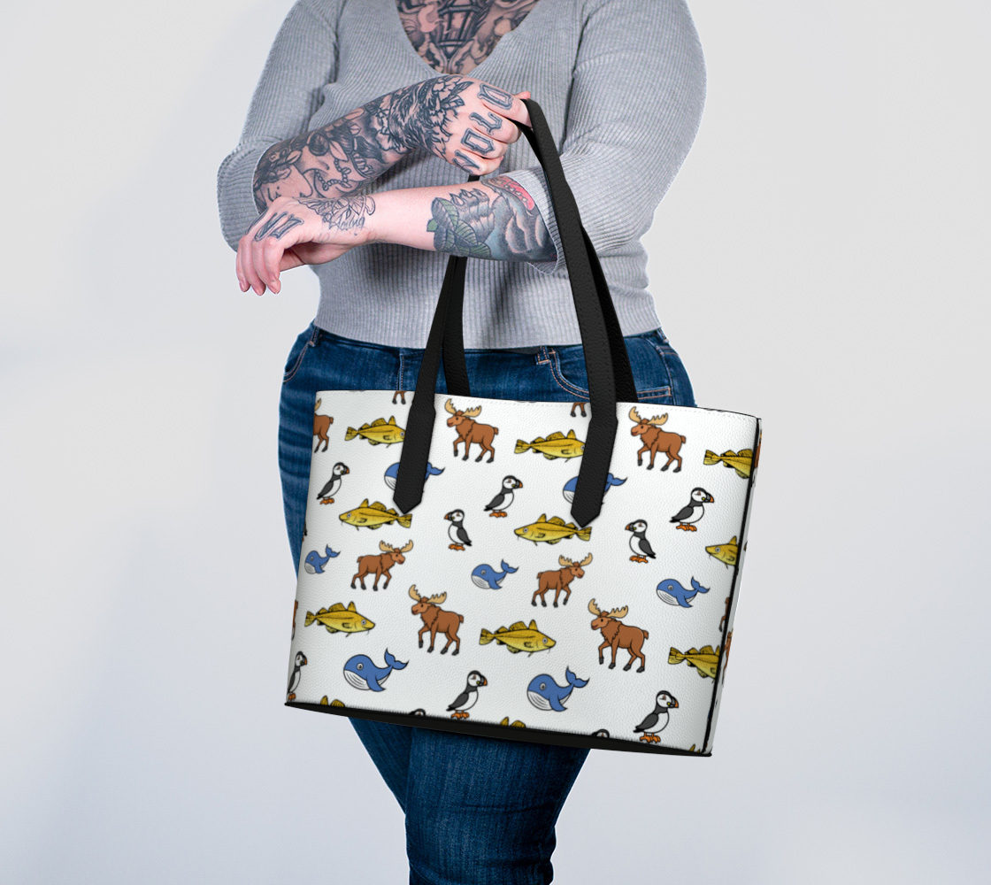 Multi-wildlife icon tote