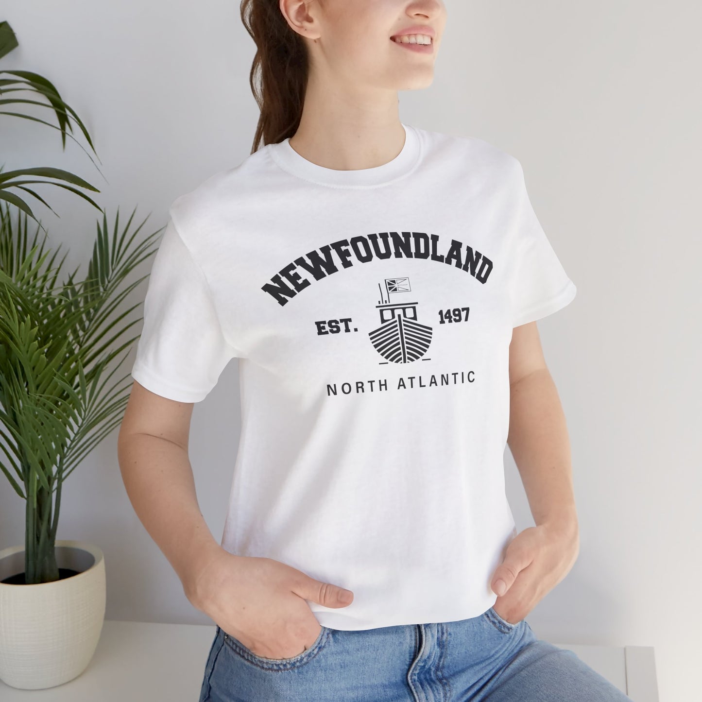 Newfoundland Vintage Graphic Tee - Unisex Short Sleeve Shirt